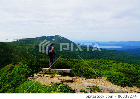 從一鬆路線看到的秋田駒嶽山和田澤湖 從一鬆路線看到的秋田駒嶽山和田澤湖 80338274