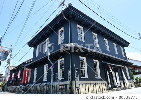 Kurokabe Glass Shop (overall view) 80338773