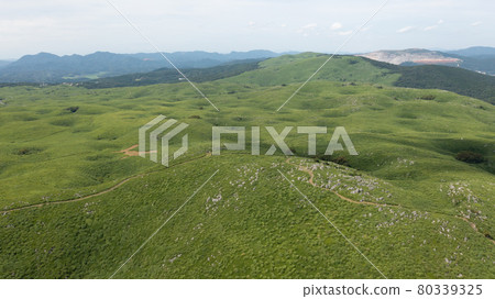 山口縣秋吉台岩溶 80339325