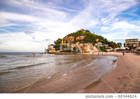 Wat Khao Takiab hill and beach in hua Hin, Prachuap Khiri Khan, Thailand Wat Khao Takiab hill and beach in hua Hin, Prachuap Khiri Khan, Thailand 80344824