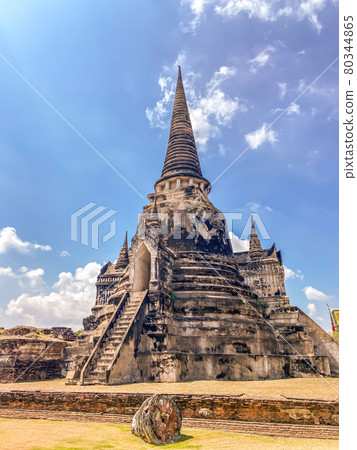 Wat Phra Si Sanphet in Phra Nakhon Si Ayutthaya, Historic City of Ayutthaya, empty during covid Wat Phra Si Sanphet in Phra Nakhon Si Ayutthaya, Historic City of Ayutthaya, empty during covid 80344865