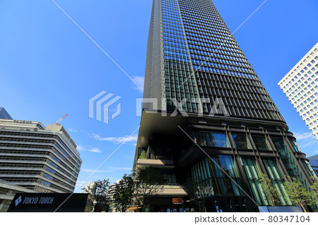 東京大手町的城市景觀東京火炬常盤橋塔 東京大手町的城市景觀東京火炬常盤橋塔 80347104