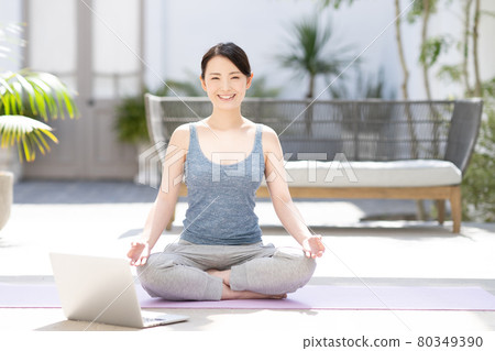 Yoga pc woman Yoga pc woman 80349390