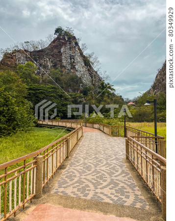 Khao Ngu Stone Park in Ratchaburi, Thailand 80349929