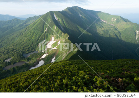 Mt. Poroshiri in the morning of the Hidaka Mountains Mt. Poroshiri in the morning of the Hidaka Mountains 80352164