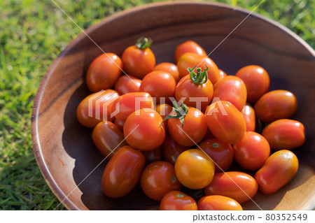 木盤，多個迷你番茄，套裝 80352549