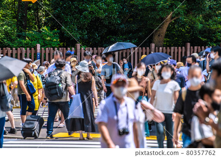 根據日本東京都市風景的第四次宣言。開幕當天這一天,國家體育場前走出了很多人,還有老人……=7月23日 根據日本東京都市風景的第四次宣言。開幕當天這一天,國家體育場前走出了很多人,還有老人……=7月23日 80357762