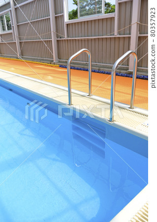 School pool School pool 80357923