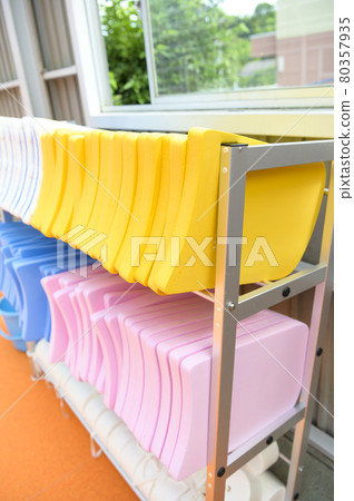 School pool (kickboard) 80357935