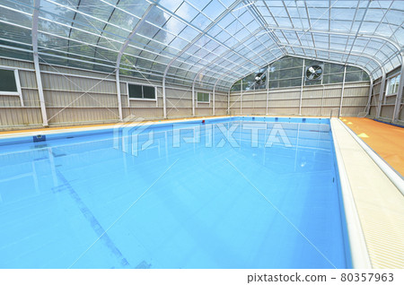 學校游泳池 80357963