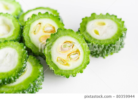 Sliced bitter gourd 80359944
