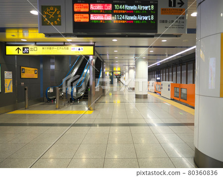 京成電鐵成田機場站檢票口 80360836