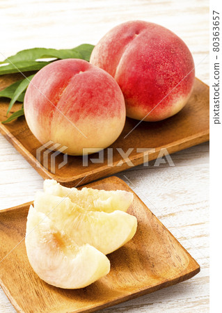 桃子切桃葉_夏季應季水果 80363657