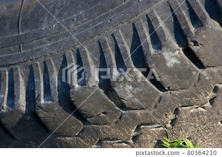 Tyre 80364210