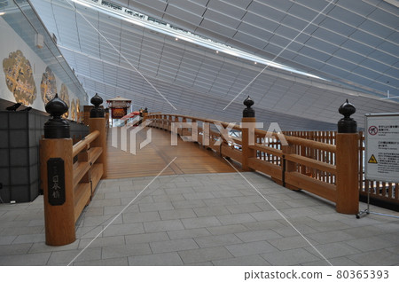 Haneda Airport Terminal 3 where there are few people due to the influence of the new coronavirus Haneda Airport Terminal 3 where there are few people due to the influence of the new coronavirus 80365393