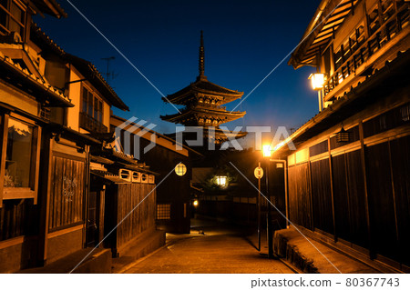 Kyoto city Yasaka tower Night view Kyoto city Yasaka tower Night view 80367743