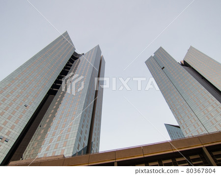 迪拜城市景觀,一群現代摩天大樓 迪拜城市景觀,一群現代摩天大樓 80367804