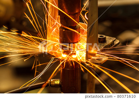Industrial, automotive spot welding movement Industrial, automotive spot welding movement 80371610