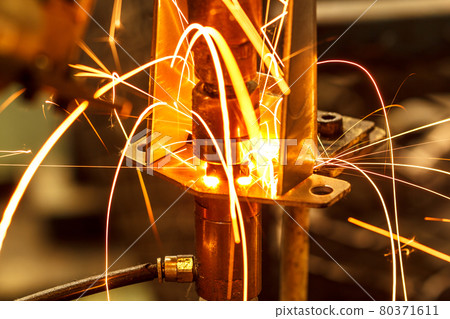 Industrial, automotive spot welding Industrial, automotive spot welding 80371611