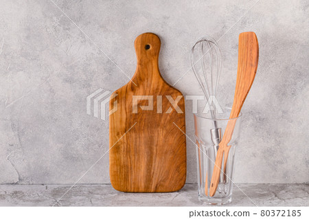 Kitchen utensils for eating and cooking. 80372185