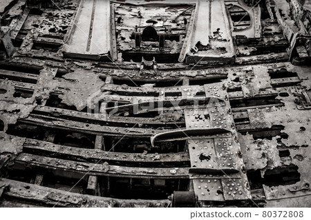 Old plane wreckage 80372808