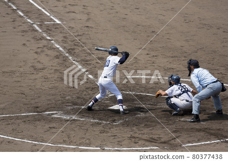 High school baseball batting 80377438