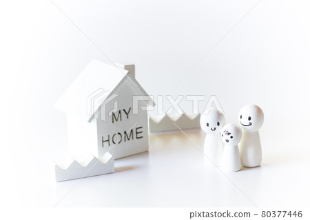 Family and my home 80377446