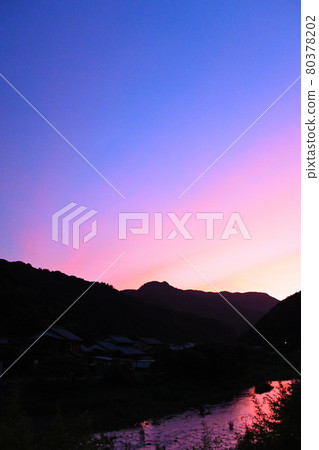 傍晚的天空 80378202