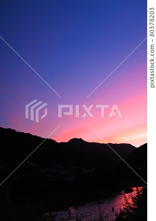 傍晚的天空 80378203