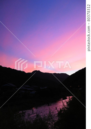 傍晚的天空 傍晚的天空 80378312