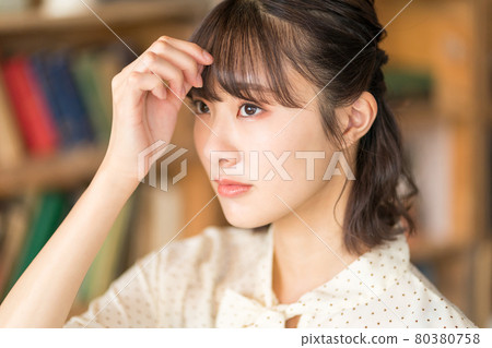 十幾歲的女孩劉海 80380758