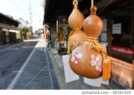 The streets of Nagahama 80381420