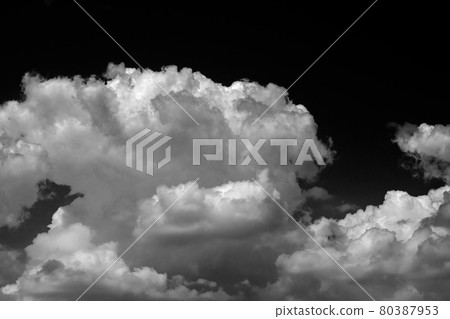 初夏升得更高的積雨雲 80387953