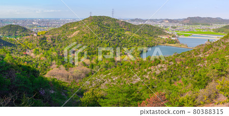 View from Mt. Iimori, a low mountain around Lake Heiso (Heiso-cho, Kakogawa City, Hyogo Prefecture) * Shooting position in the comment section of the work 80388315