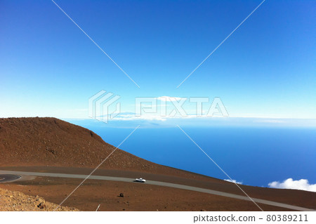 View the Big Island from the summit of Haleakala, Maui View the Big Island from the summit of Haleakala, Maui 80389211