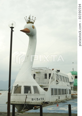 Walking path from the campsite Swan boat Pedalo boat Sightseeing spot 80390594