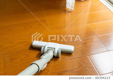 Wood flooring and vacuum cleaner suction head 80394223