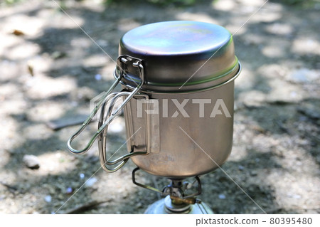 Kochel (pot) boiling water in mountaineering 80395480