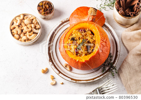 Pumpkin stuffed with rice 80396530