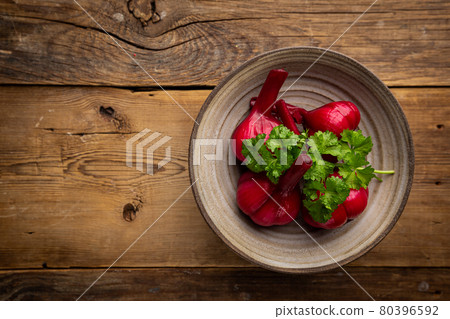 Red pickled garlic 80396592