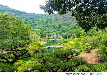 栗林庭園平峰南湖和圓月橋 栗林庭園平峰南湖和圓月橋 80398440