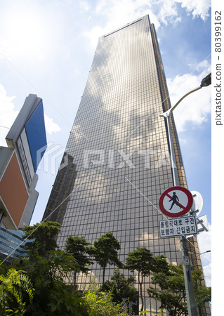 No pedestrian entry sign 80399162