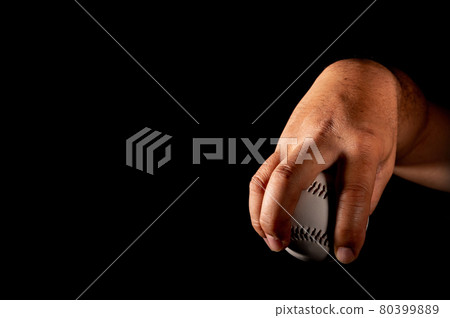 A variety of ball grips and changing pitching techniques for top baseball players 80399889