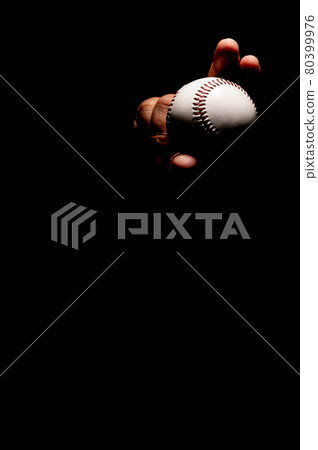 A variety of ball grips and changing pitching techniques for top baseball players A variety of ball grips and changing pitching techniques for top baseball players 80399976