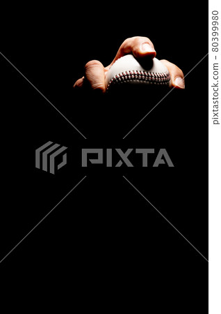 A variety of ball grips and changing pitching techniques for top baseball players 80399980