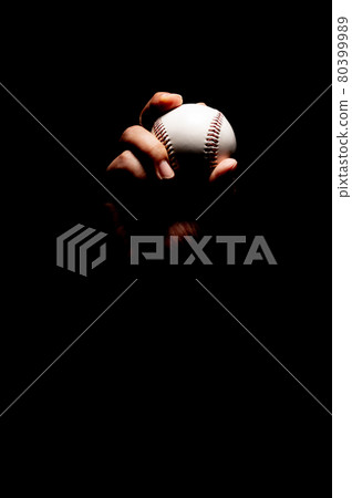 A variety of ball grips and changing pitching techniques for top baseball players 80399989