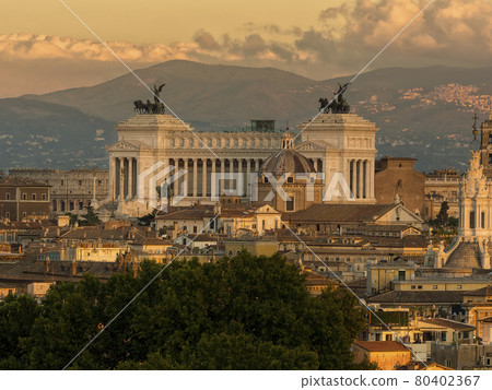 意大利羅馬【維托里奧·埃馬努埃萊二世紀念堂】Il Vittoriano，羅馬 80402367