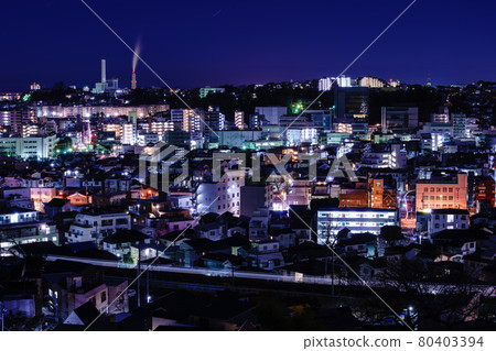 從橫濱南田眺望井之谷和牧田的夜景 80403394