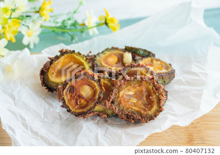 油炸苦瓜片 油炸苦瓜片 80407132