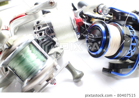 Lots of reels to enjoy fishing 80407515